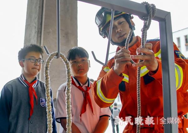 参与消防实训 校共育共筑平安校园(图4)