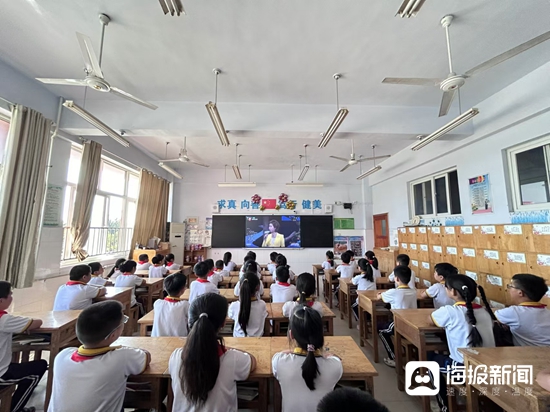 经开区消防救援大队组织全区中小学收看2024年秋季“全国中小学消防安全公开课”网络直播_大众网(图2)