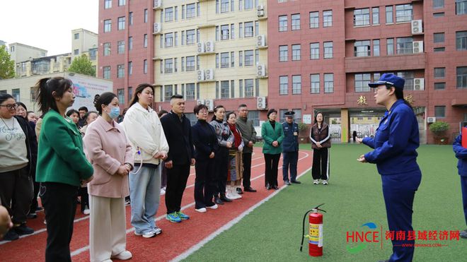 商丘市梁园区前进小学举行2024年全国消防宣传月启动仪式(图3)