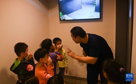 浙江杭州：消防安全从娃娃抓起(图1)