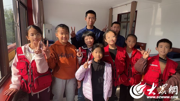 邂逅“火焰蓝” 金都招远少儿艺术活动中心组织小记者团参观消防队(图4)