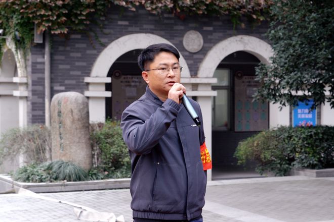 全民消防 生命至上—— 南京市第五初级中学成功举办2024年消防疏散演练活动(图2)