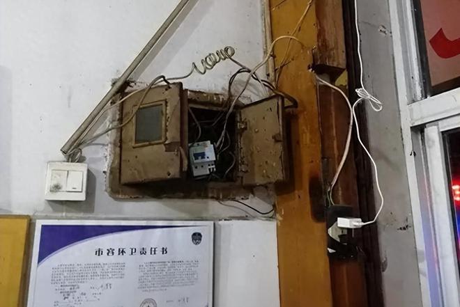 离谱！潮州商户为躲消防大额罚款关门。官方：不许故意关门拒检！(图1)