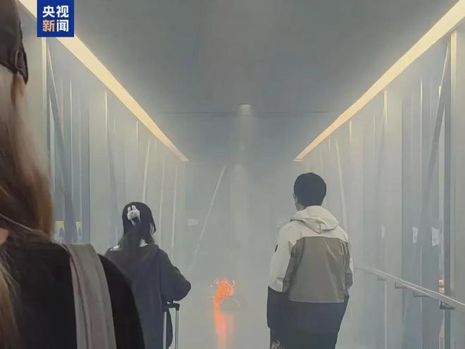 3U8925航班突发意外紧急备降！又是这个原因此前虹桥机场也曾出现惊险一幕(图2)