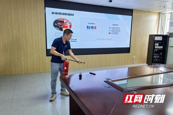 永州市脑科医院开展2024年秋季消防演练(图1)