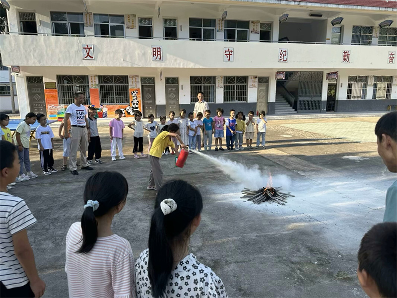 海南正式启动“119”消防宣传月活动(图1)