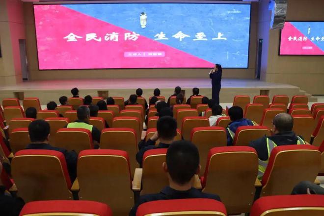晋城消防沁水大队对辖区建筑工地施工人员开展消防培训演练活动(图1)