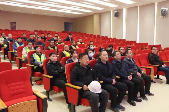 晋城消防沁水大队对辖区建筑工地施工人员开展消防培训演练活动(图2)