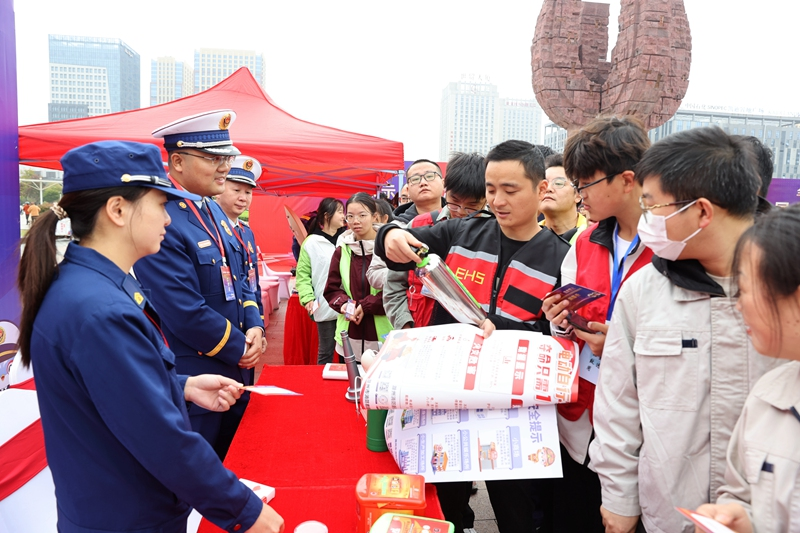 滁州：消防宣传月开展消防产品科普活动(图1)