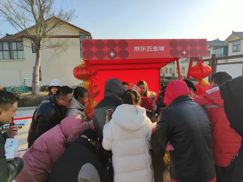 京东 “我给老家送年货”启动 楚江荆灭火器守护宿迁光明村新春安全(图1)