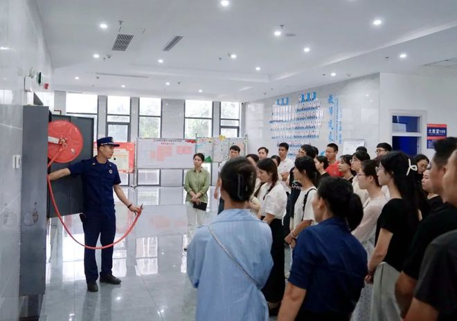 消防科普“久久为功” “请进来+走出去”为教职工送上消防安全“大礼包”(图5)