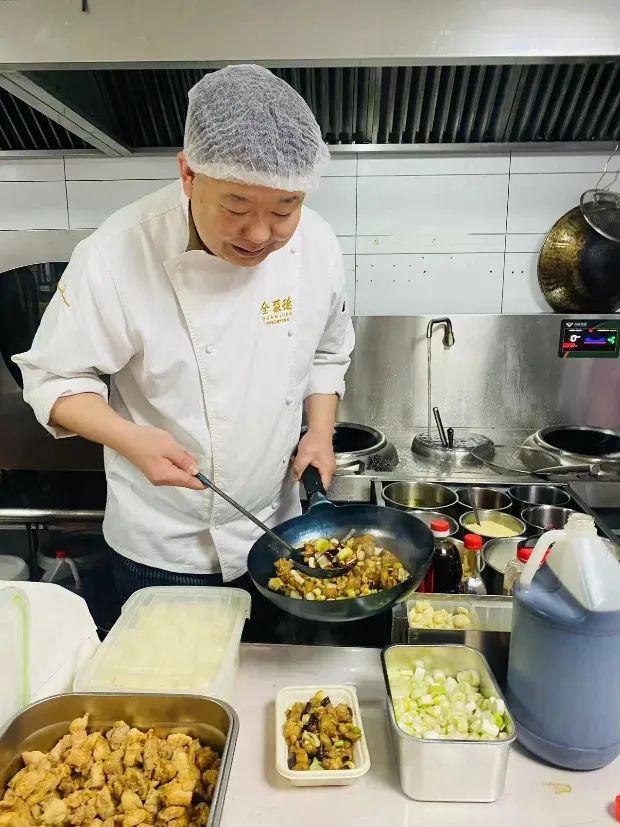 美团试水外卖新玩法“浣熊食堂”(图4)