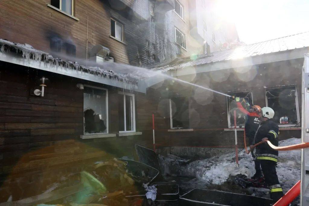 76人遇难！土耳其滑雪场酒店火灾致重大伤亡细节披露→(图3)