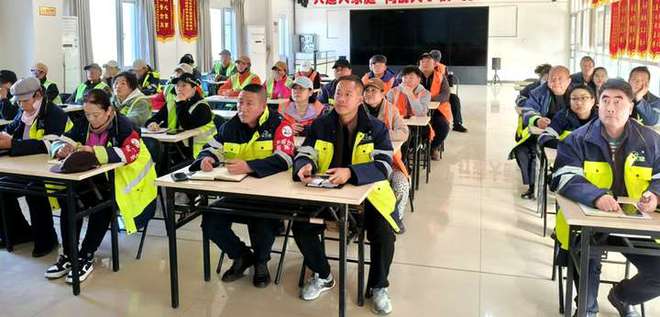 全国消防宣传月系列活动走进垃圾中转站 筑牢安全防线(图2)