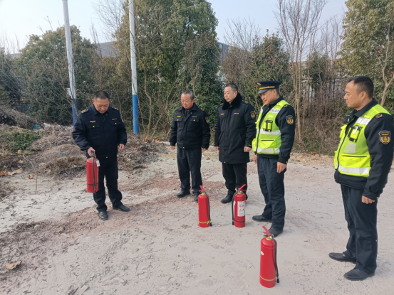 开展消防演练强化职工安全意识与应急能力(图1)