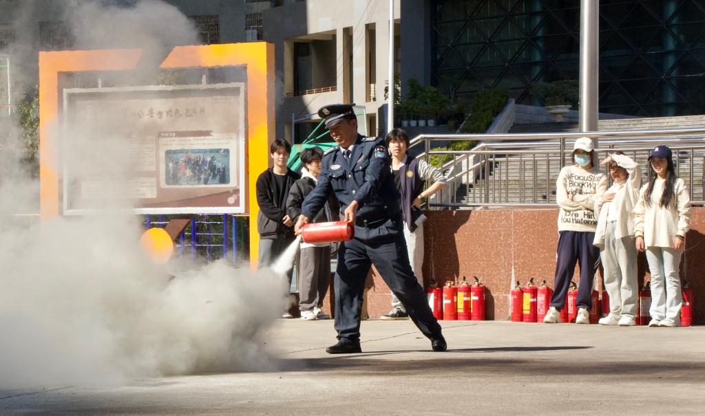 石首市推进基层应急服务驿站建设打通应急服务“最后一公里”—— 激活守护安全的“神经末梢”(图1)