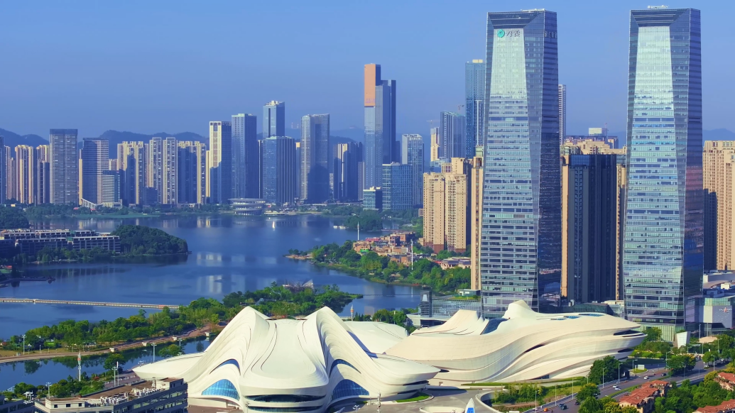 金茂服务：长期主义开出绚丽之花见证城市十年蜕变(图1)