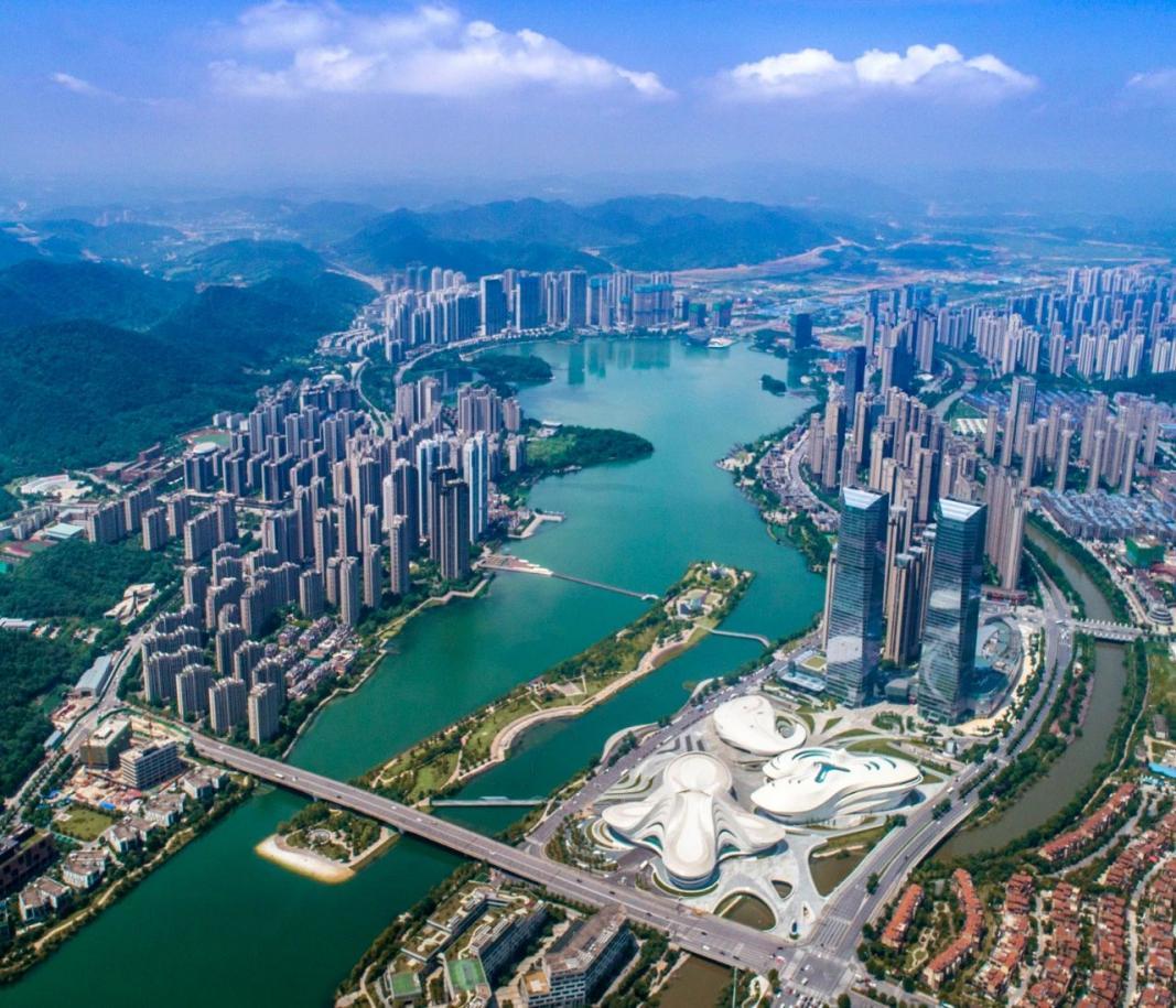 金茂服务：长期主义开出绚丽之花见证城市十年蜕变(图4)