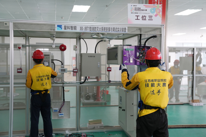 南都电源获得实用新型专利授权：“一种储能一体机的消防系统”(图1)