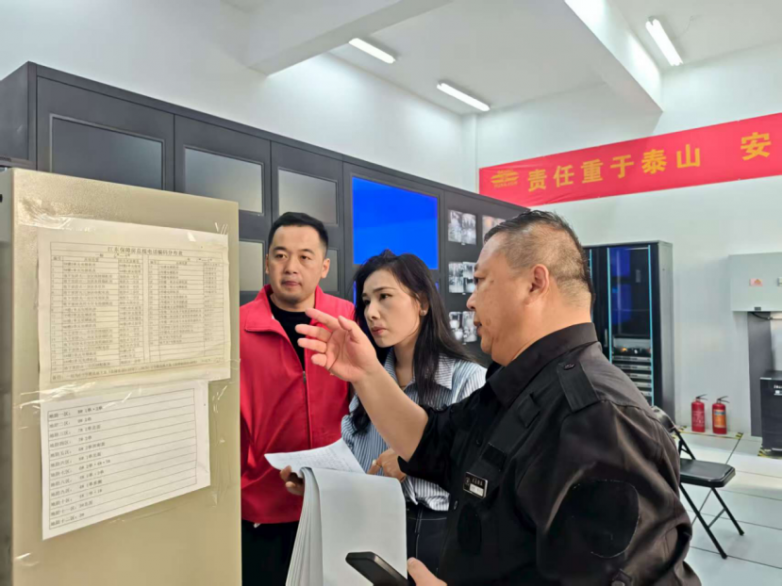 党建引领筑防线 红色先锋护平安(图2)