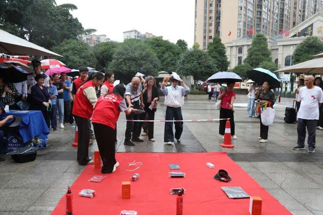 筑牢“家门口”的安全防线：峨眉山市消防救援大队将消防宣传融入基层治理末梢(图8)