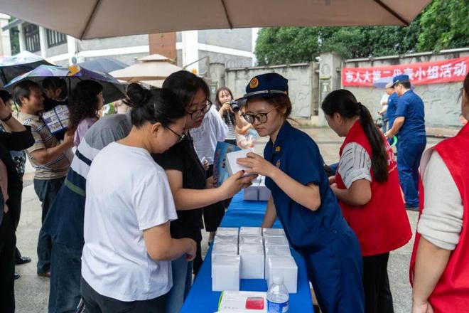 筑牢“家门口”的安全防线：峨眉山市消防救援大队将消防宣传融入基层治理末梢(图7)