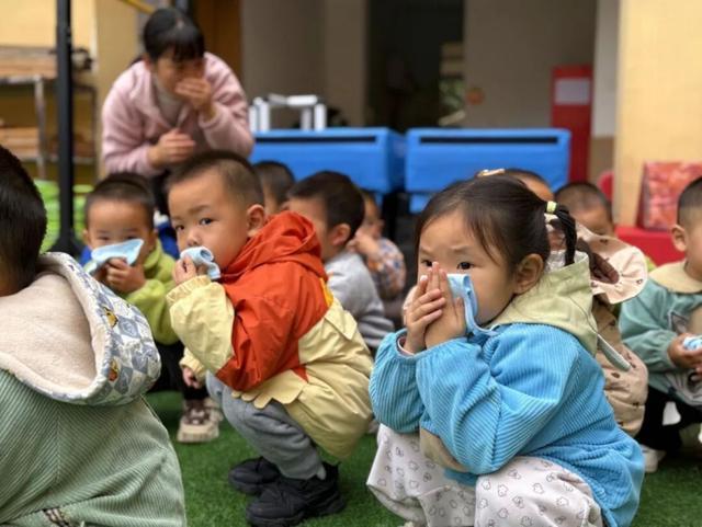 翠屏区双谊镇中心幼儿园开展“119”全国消防宣传日主题活动(图5)