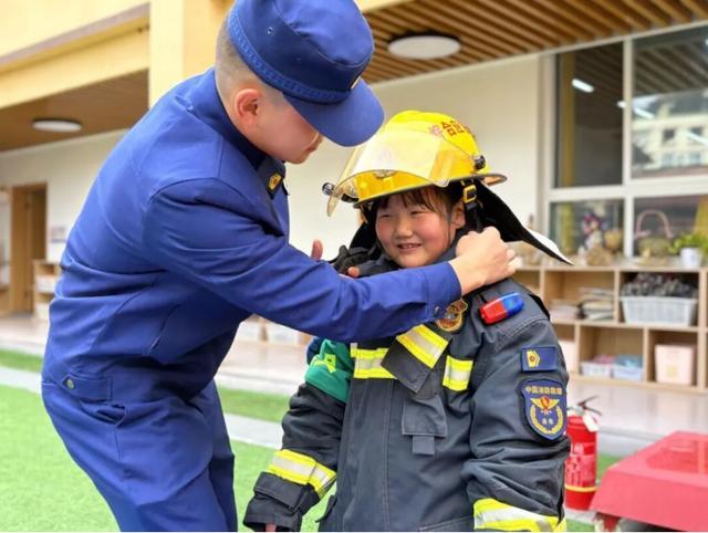 翠屏区双谊镇中心幼儿园开展“119”全国消防宣传日主题活动(图7)