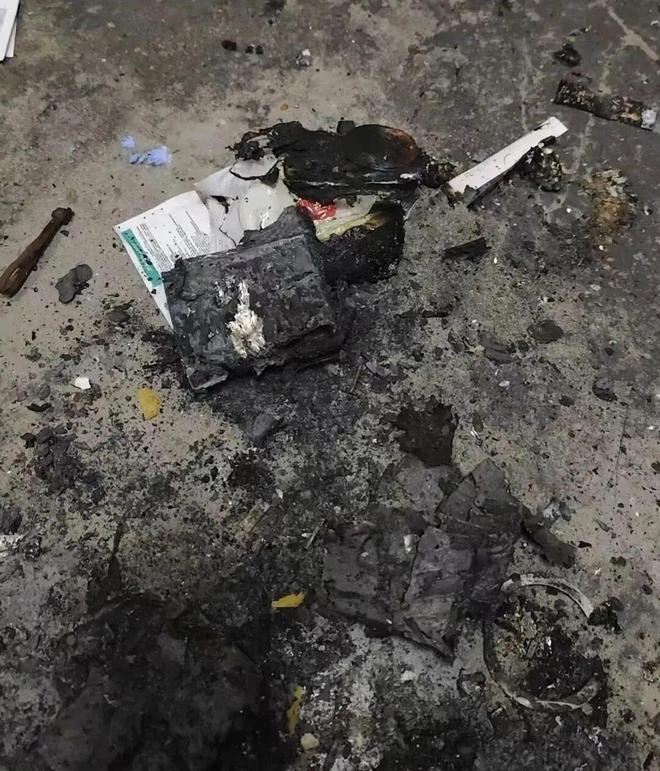 惊险！地铁内冒烟！充电宝使用8大误区你必须知道！(图2)