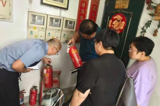检察日报 灭火器质量岂能“量身定制”？(图3)