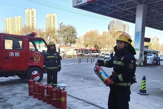 吕梁消防 “五进”宣传在行动全力守护保平安(图5)