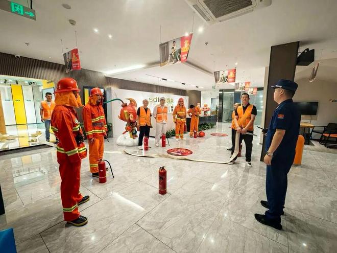 消防宣传月“微”光成炬！这群“草根消防员”用十年坚守织就“平安网”(图3)