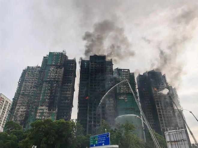 香港火灾已造成44人遇难！警方：发泡胶或是火势迅速蔓延原因已拘捕3名涉嫌误杀的男子(图1)