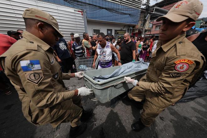 巴西最致命反毒行动：2500名警察围剿121人死亡毒贩无人机扔炸弹头号头目逃脱(图7)
