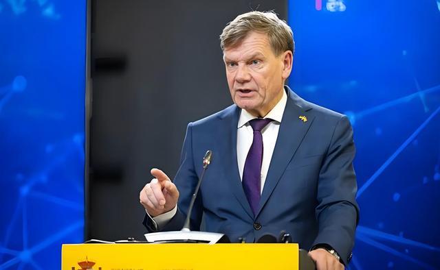 马克龙回国下战书欧盟对华脱钩？德外长赴华求助中方一语定心(图8)