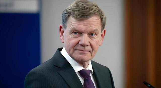 马克龙回国下战书欧盟对华脱钩？德外长赴华求助中方一语定心(图7)