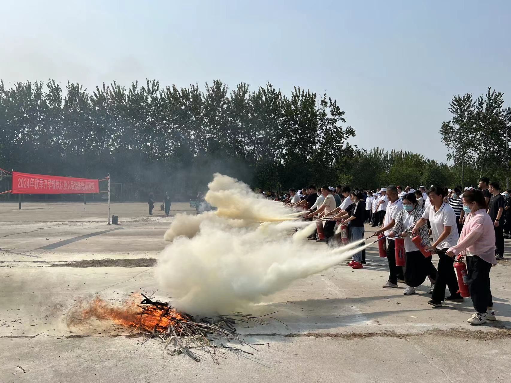 都2024年了家里还没有备上家居灭火器吗？宁可不用不可不备啊！灭火器 宁希(图1)