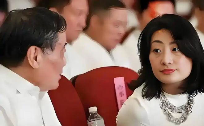 宗馥莉辞职原因疑曝光：商标使用不合规她决定经营自己的品牌(图2)