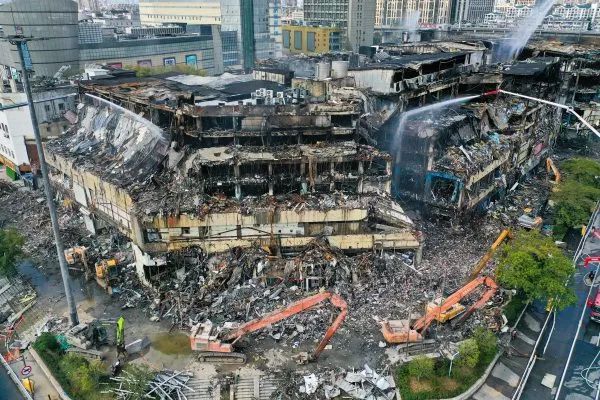 元旦商场欢乐购“C位”防火莫大意(图1)