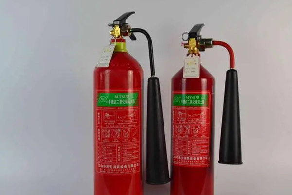 监狱民警贾英男的三重角色与一生坚守(图1)