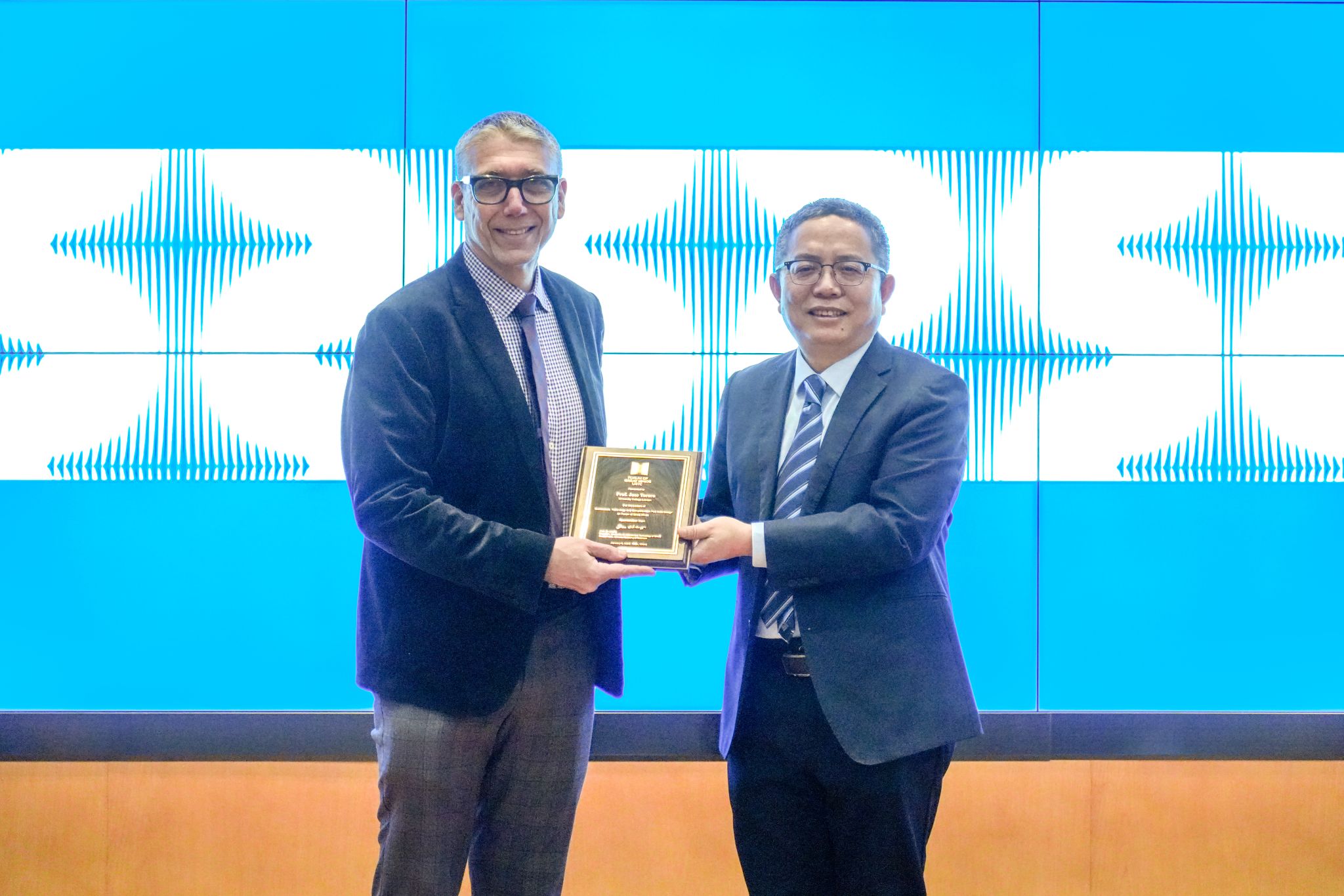 英国皇家工程院院士Jose Torero教授做客中国科大“大师论坛”(图1)