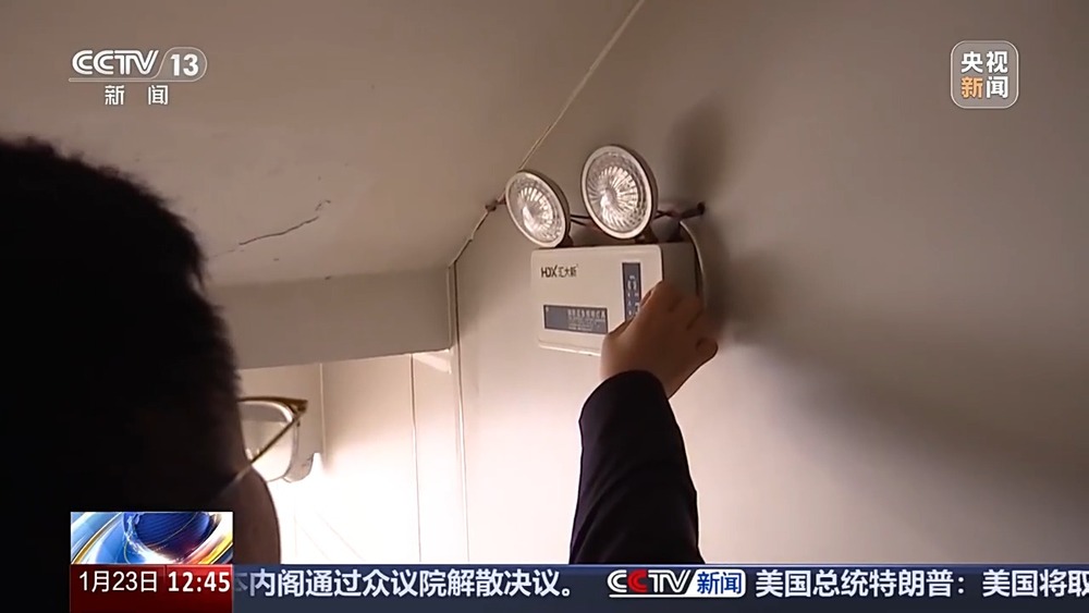 法治在线丨整栋宿舍只让用一部疏散楼梯 33家单位被查出127处消防隐患(图1)