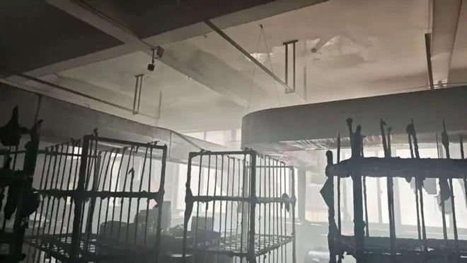 突发险情！仅30秒浓烟“封锁”嘉兴一车间！员工18分钟用尽26具灭火器(图1)