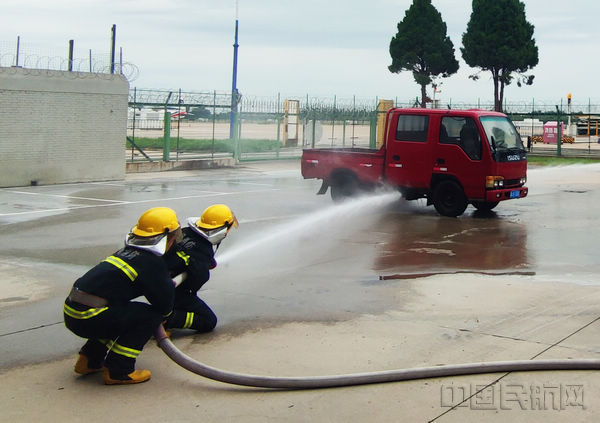 以满格电力护航全国两会胜利召开(图1)