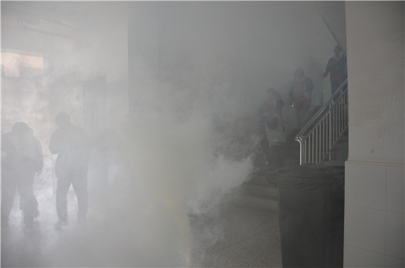 内蒙古一化工企业爆炸致2失联3伤当地政府：没有居民受伤部分门窗受损(图1)