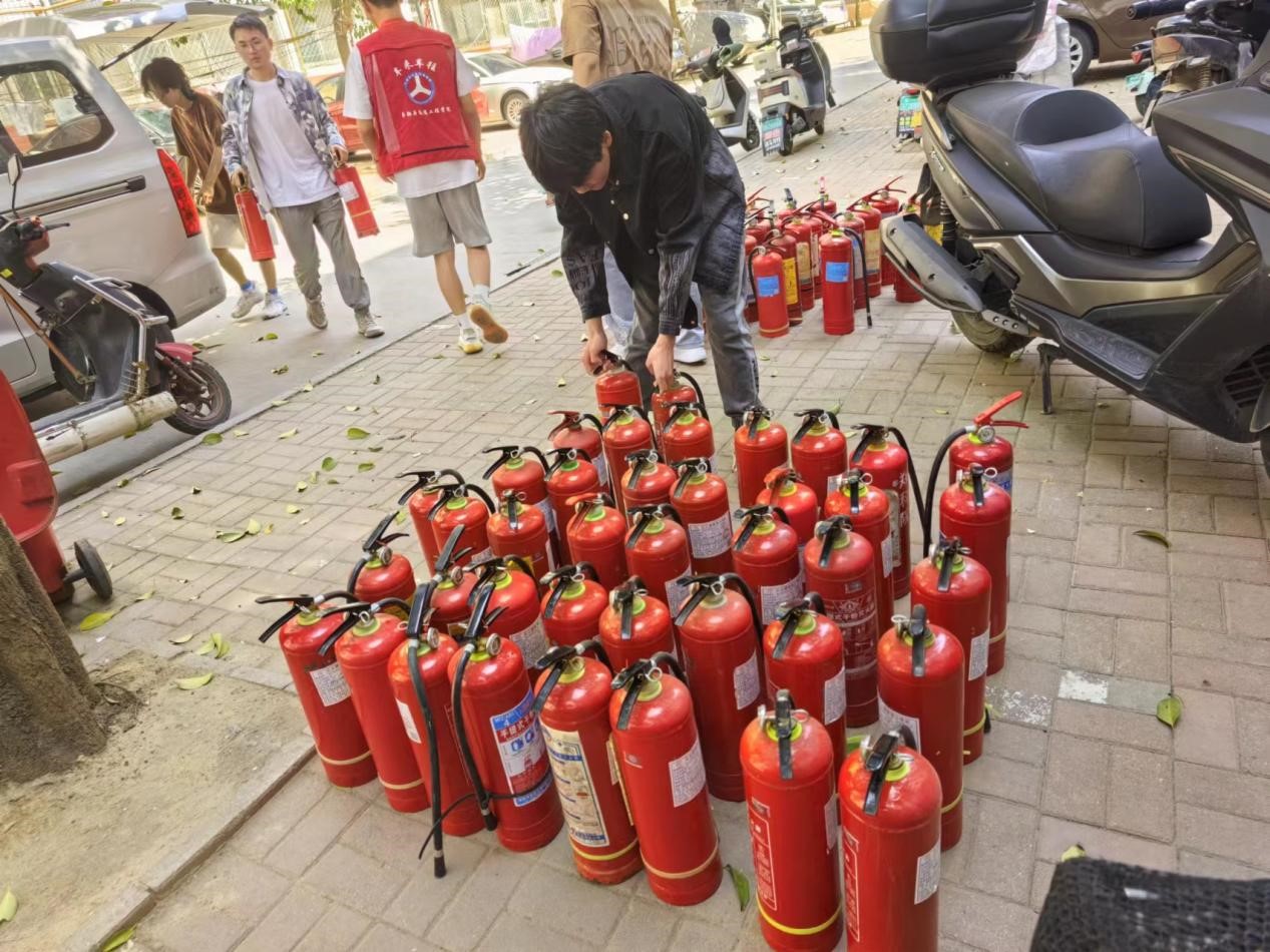 普法入民心守牢安全线｜常州市消防救援局走进《政风热线(图1)