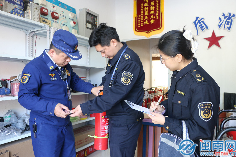 诏安县消防救援大队联合市场监督管理局开展消防产品专项检查(图1)