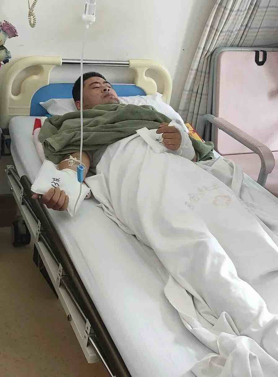 伤痕铸初心热血守平安丨淄博市公安局辅警孟龙以无畏担当践行党员使命(图1)