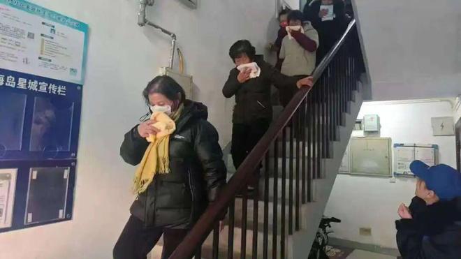 清杂物、增设施、畅通道老旧小区防火从细节做起！(图3)