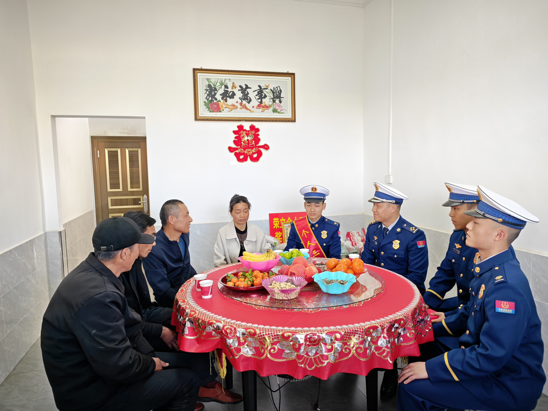 公安县消防救援大队开展“送奖到家”活动(图1)